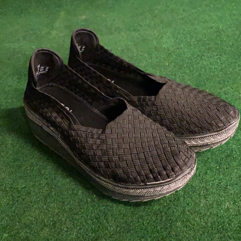 Heal (brand) black memory foam shoes